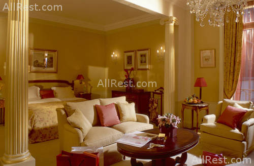 Hotel Le Royal Monceau 24